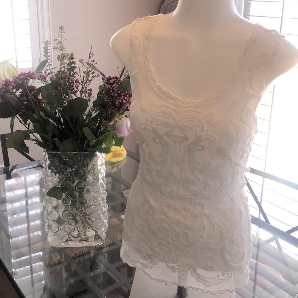 EXPRESS WHITE LACE SLEEVELESS TOP SIZE 8